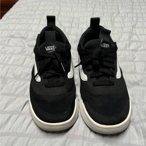 Vans UltraRange Rapid Weld black/white women’s 7.5